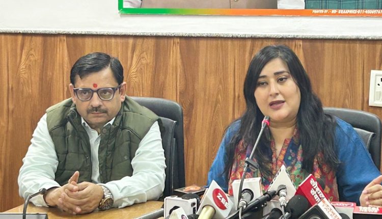 Praveen Shankar Kapoor And Bansuri Swaraj