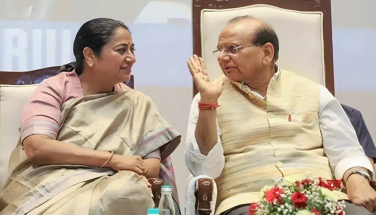 Rekha Gupa and VK Saxena