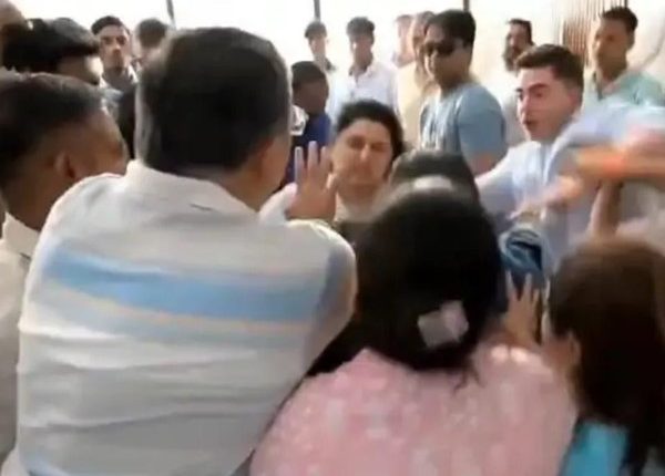 बैठक में बवाल