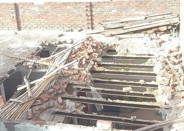इमारत की दीवार गिरी