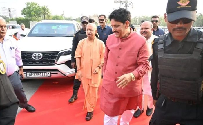 गाजियाबाद पहुंचे सीएम योगी