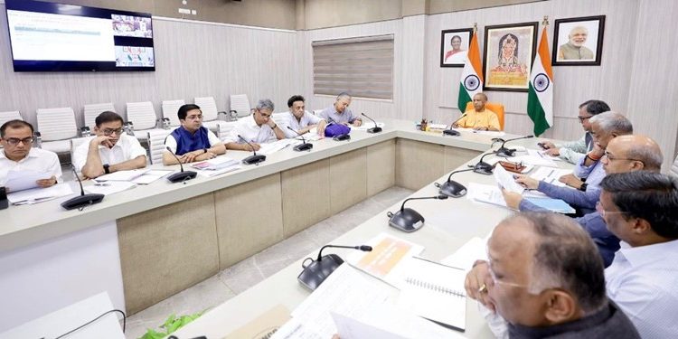 CM योगी का सख्त संदेश
