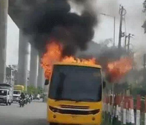 CNG स्कूल बस