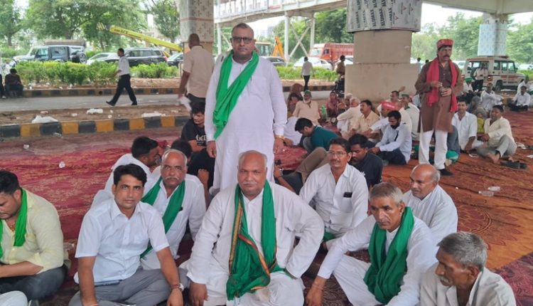 किसानों का हल्ला बोल