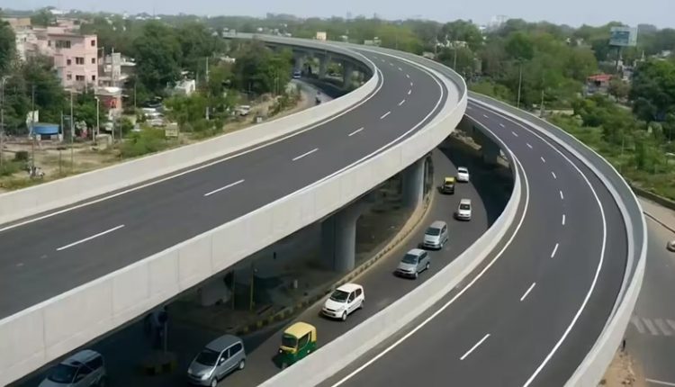 कुतुब मीनार से बदरपुर