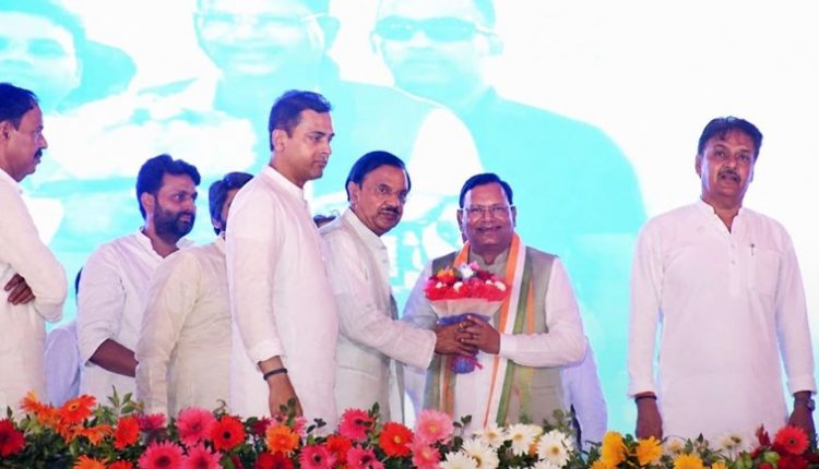 जनता के आशीर्वाद