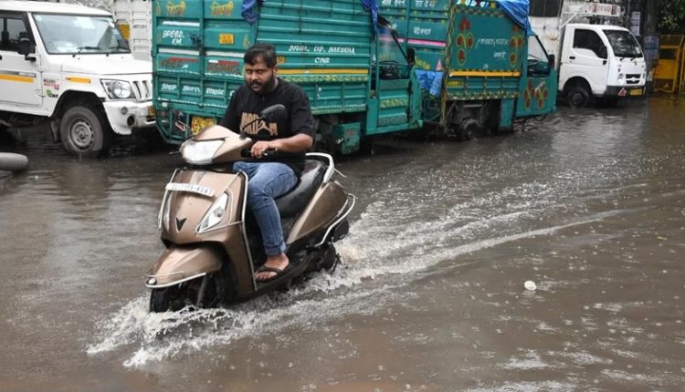 झमाझम बारिश