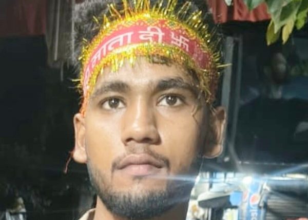 अज्ञात वाहन की टक्कर