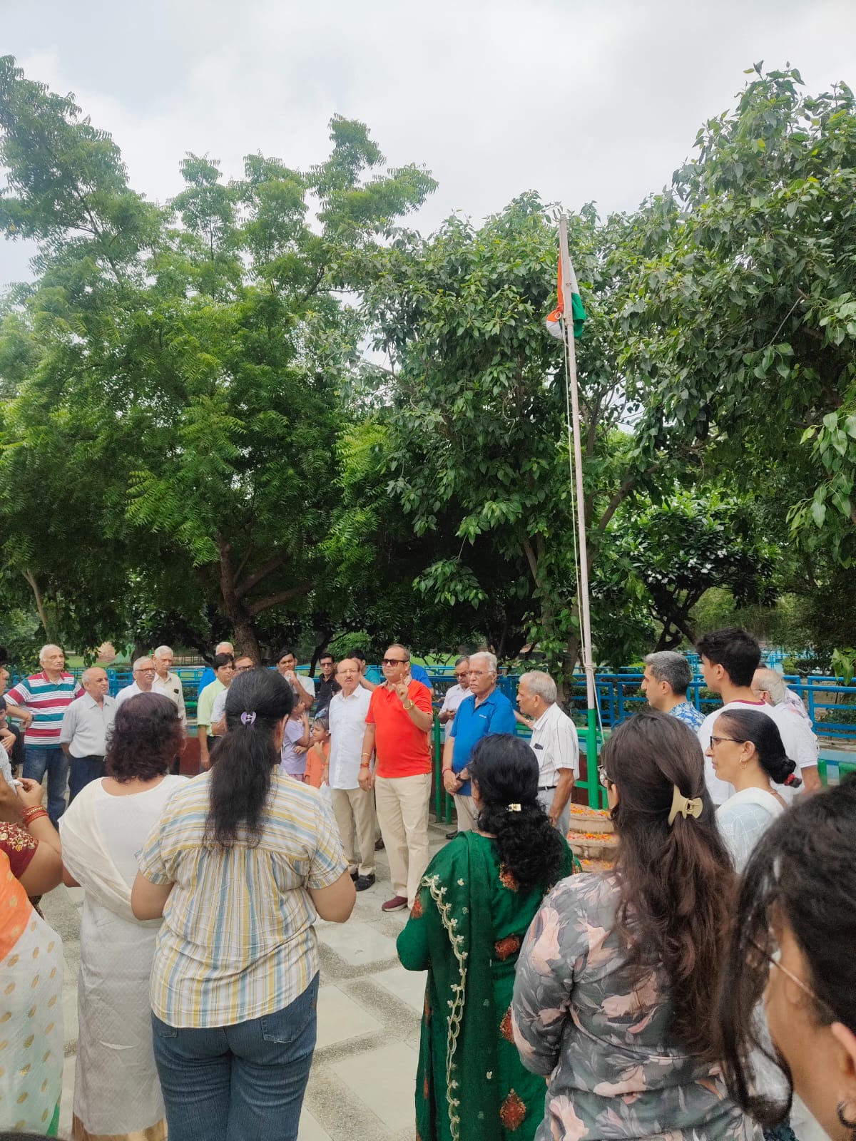 सेक्टर-51 नोएडा में RWA ने धूमधाम से मनाया स्वतंत्रता दिवस, बच्चों ने किया ध्वजारोहण