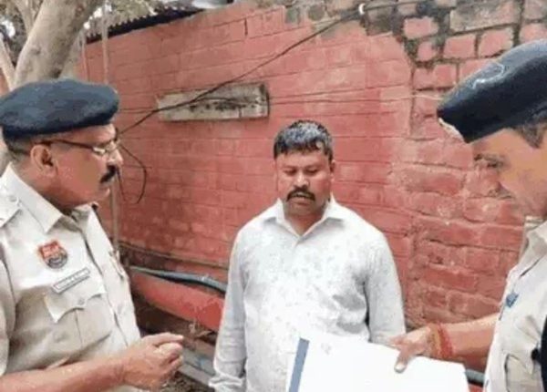 रेवाड़ी में ट्रेन यात्रियों