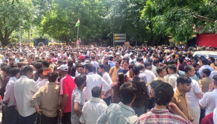 आरक्षण हटाओ आंदोलन