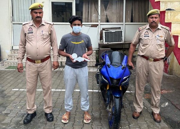 हत्थे चढ़ा चेन स्नैचर