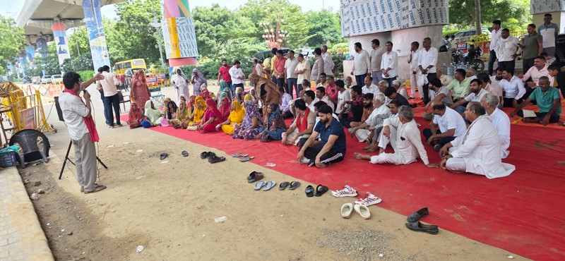 10 प्रतिशत प्लॉट की मांग को लेकर किसान संघर्ष मोर्चा का आंदोलन तेज, 14 सितंबर को महापंचायत का ऐलान